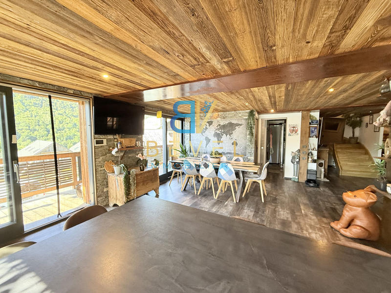 Châlet - 160 m² - 8 pièces