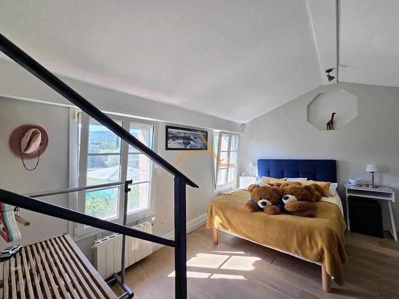 Maison en pierre - 185 m² - 7 pièces