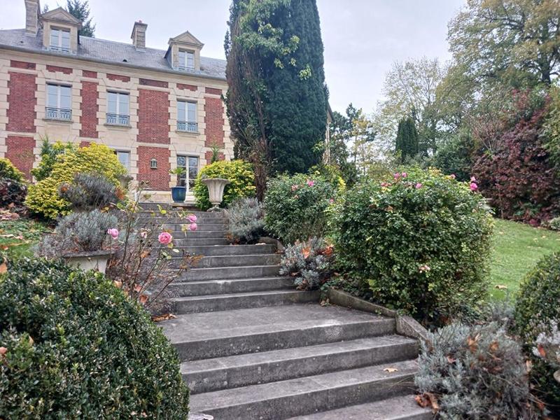 Demeure - 430 m² - 11 pièces