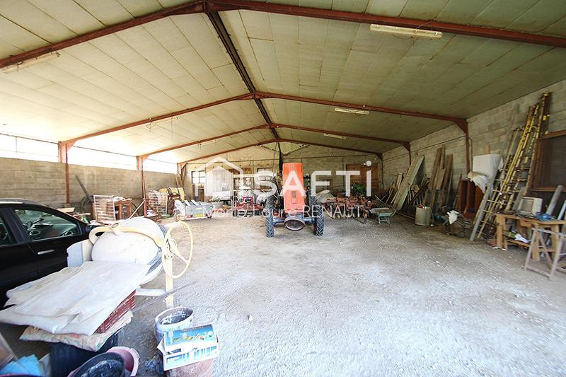 Maison - 270 m² - 9 pièces