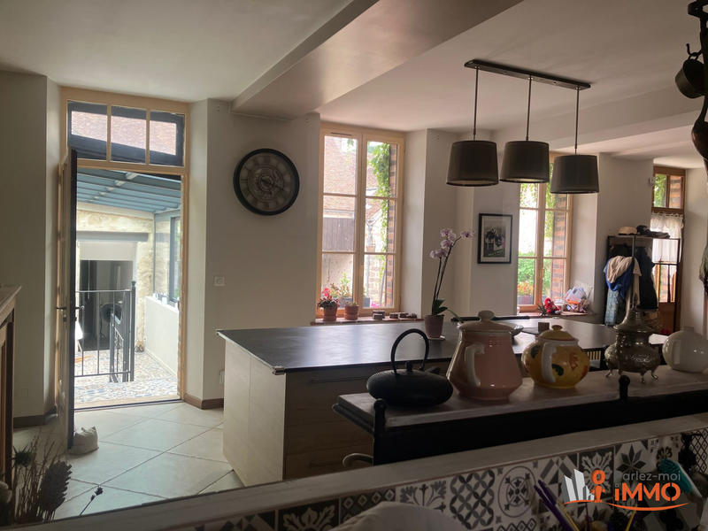 Maison - 301 m² - 8 pièces