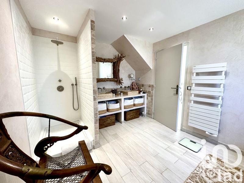 Maison - 283 m² - 8 pièces