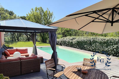 Maison - 184 m² - 7 pièces