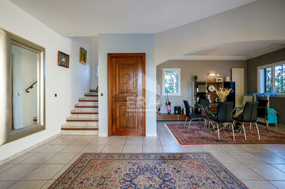 Maison - 241 m² - 7 pièces