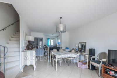 Maison - 102 m² - 4 pièces