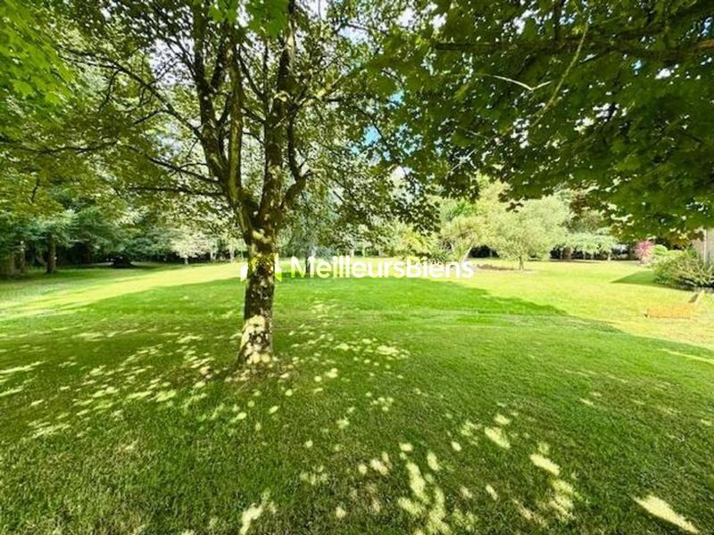 Propriété - 192 m² - 12 pièces