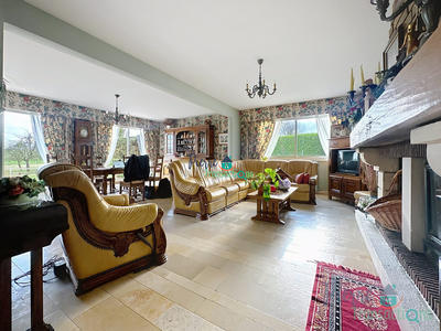 Maison traditionnelle - 199 m² - 6 pièces