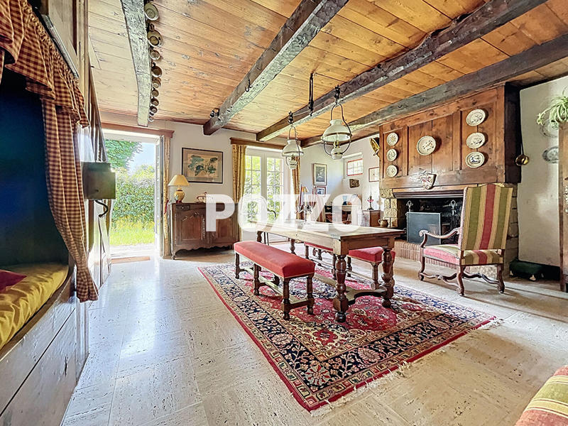 Maison - 210 m² - 8 pièces