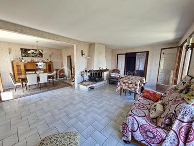 Maison de village - 181 m² - 7 pièces