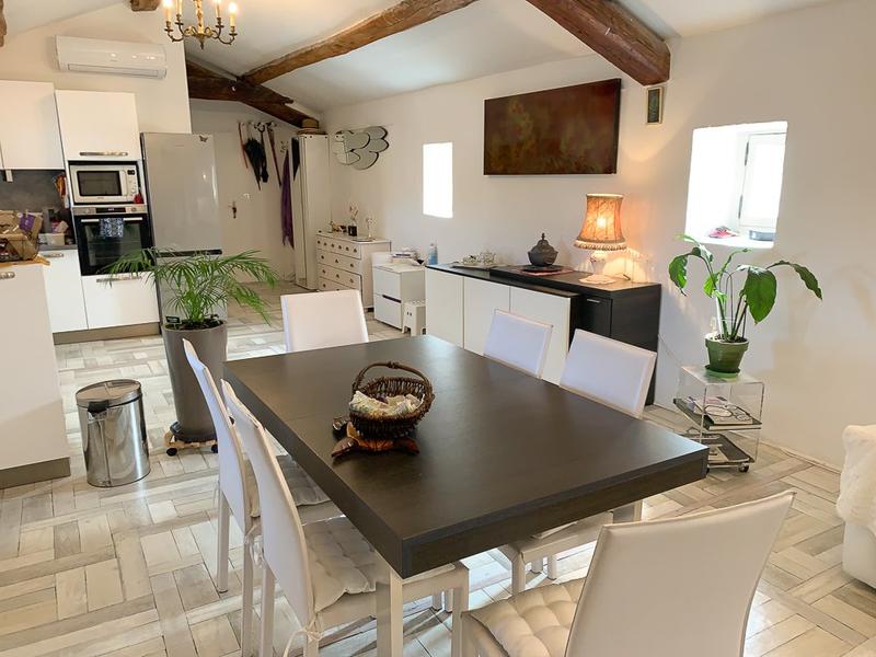 Mas - 896 m² - 25 pièces