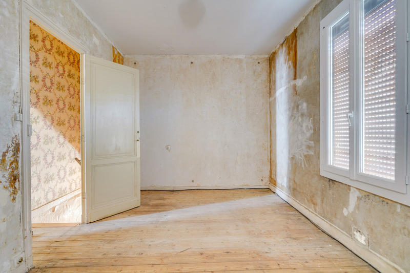 Immeuble - 102 m² - 7 pièces