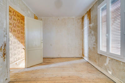 Immeuble - 102 m² - 7 pièces