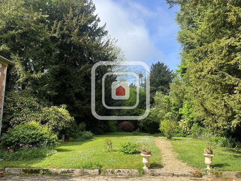 Maison - 405 m² - 10 pièces