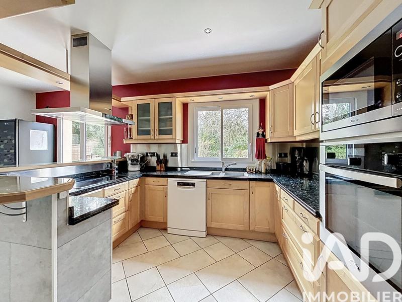 Maison - 225 m² - 8 pièces