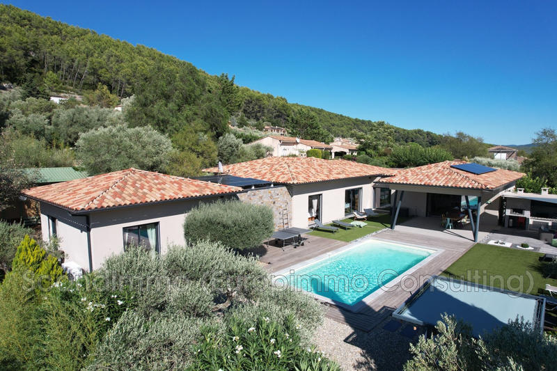 Maison - 231 m² - 7 pièces