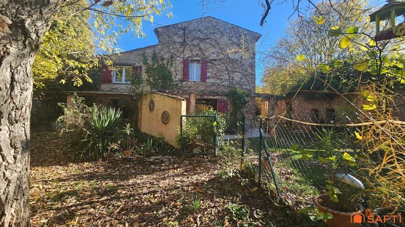 Maison - 284 m² - 9 pièces