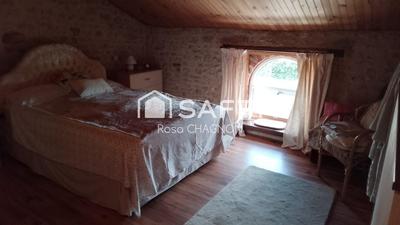 Maison - 300 m² - 12 pièces