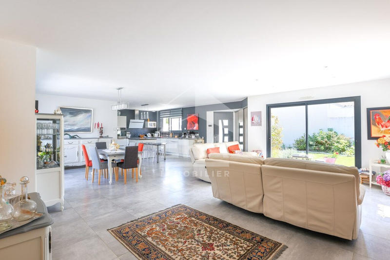 Maison - 192 m² - 6 pièces