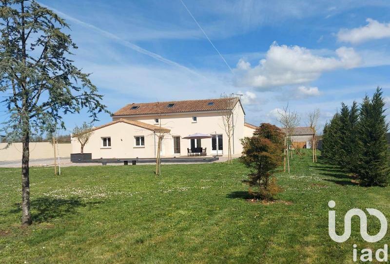 Maison - 240 m² - 7 pièces