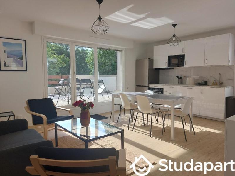 Chambre - 9 m² - 1 pièce