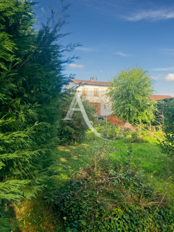 Maison - 230 m² - 7 pièces