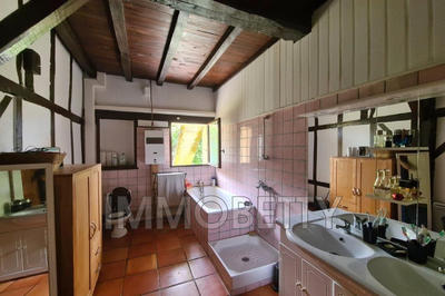 Maison - 225 m² - 8 pièces