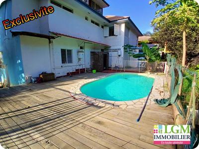 Immeuble - 260 m² - 11 pièces