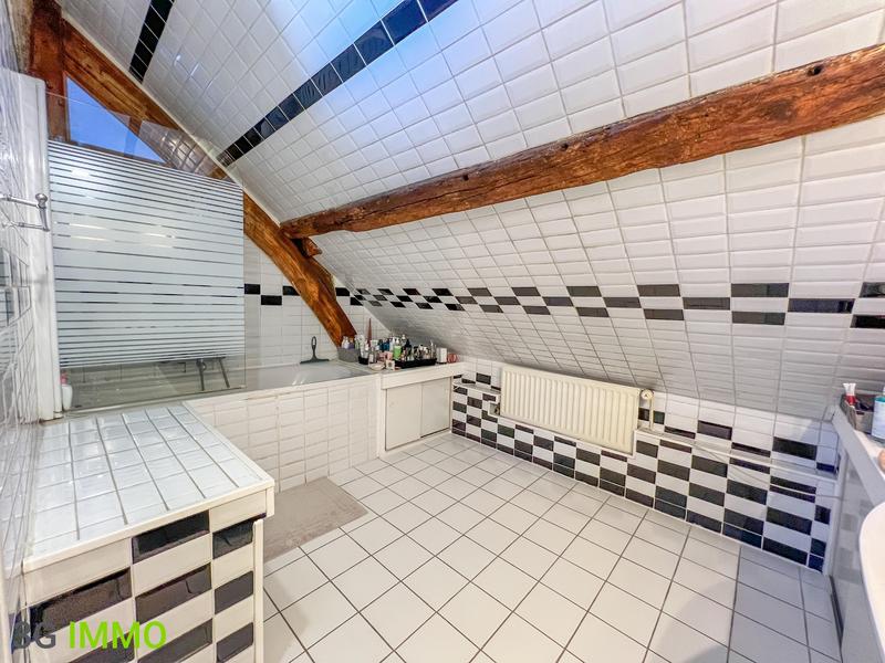 Loft - 98 m² - 4 pièces