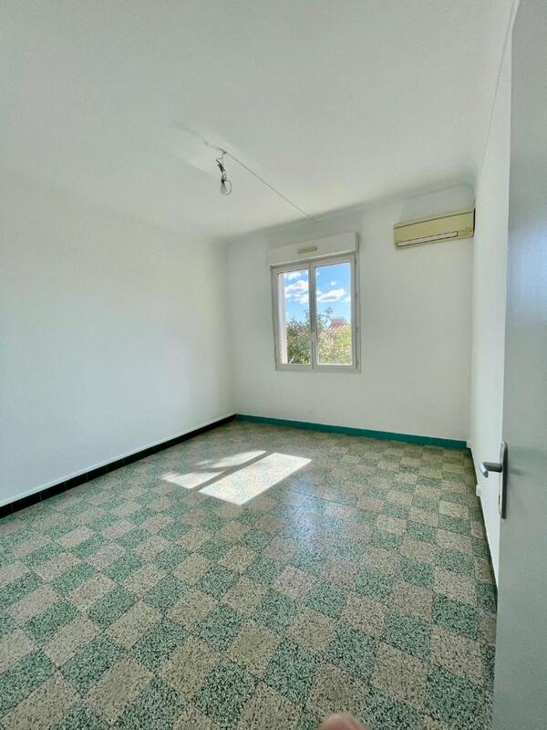 Appartement - 90 m² - 3 pièces