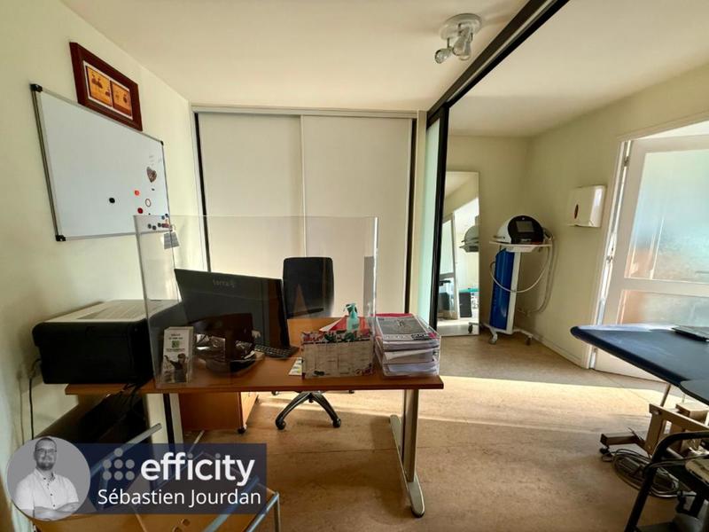 Bureau - 112 m² - 6 pièces