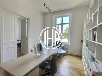 Local d'activités - 87 m² - 4 pièces