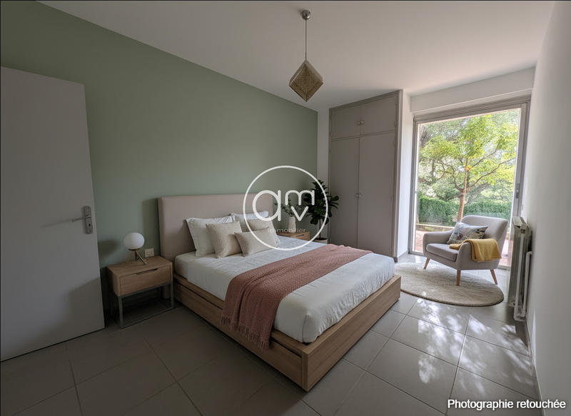 Appartement - 90 m² - 3 pièces