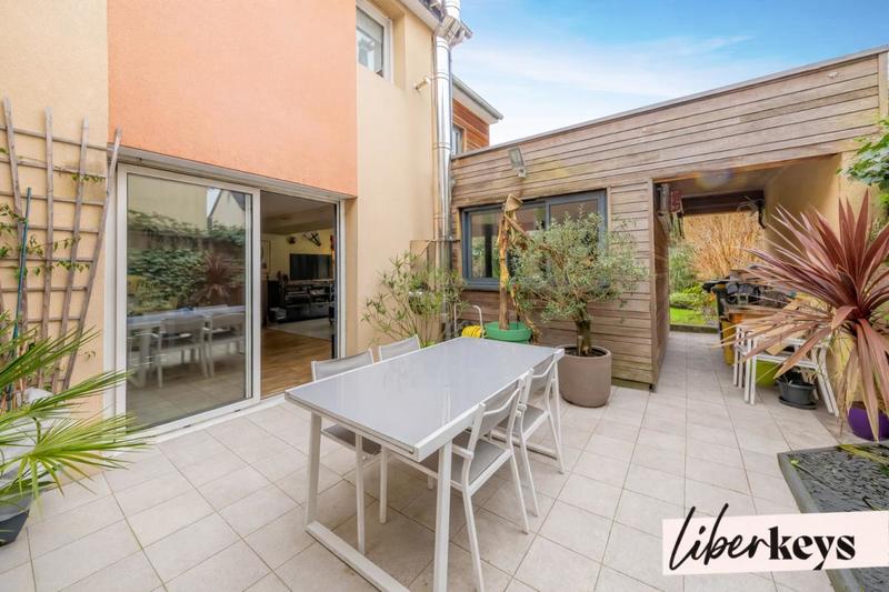 Maison - 161 m² - 6 pièces