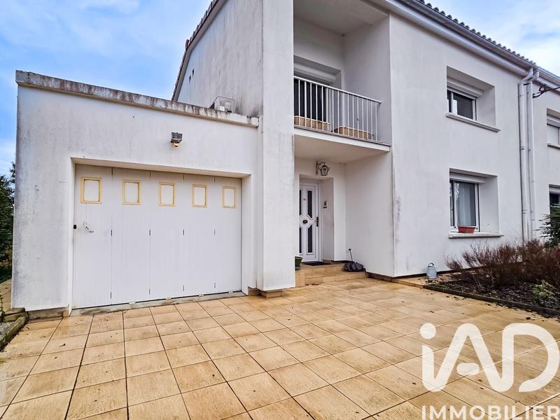 Maison - 90 m² - 5 pièces