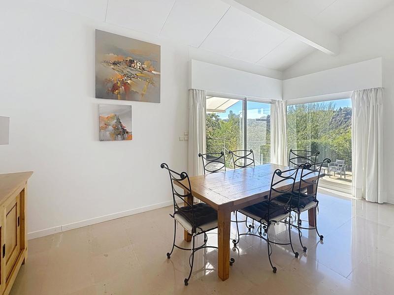 Maison - 271 m² - 9 pièces