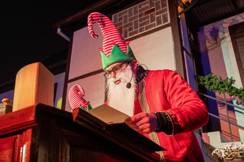 Spectacle déambulatoire de Noël : la fabrique des rêves - une féérie de Noël