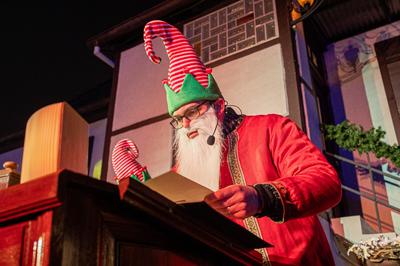 Spectacle déambulatoire de Noël : la fabrique des rêves - une féérie de Noël