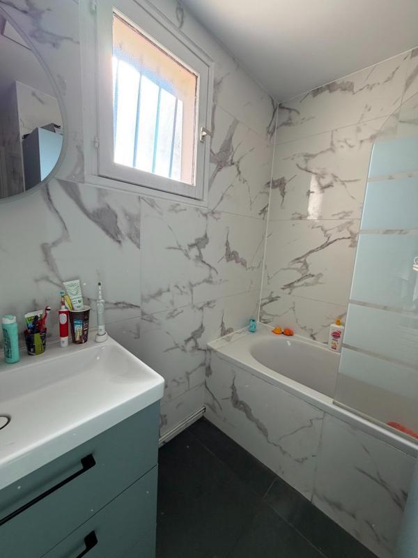 Maison traditionnelle - 90 m² - 5 pièces