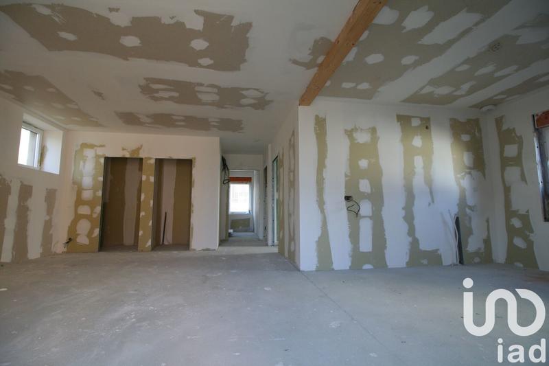 Maison - 240 m² - 8 pièces