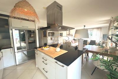 Appartement - 80 m² - 4 pièces