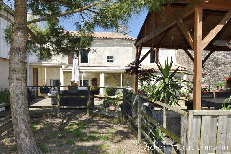 Maison - 166 m² - 7 pièces