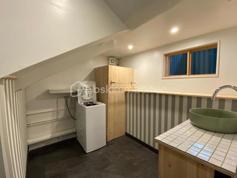 Studio - 50 m² - 1 pièce