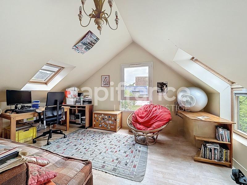 Maison - 305 m² - 9 pièces