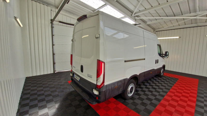 Iveco Daily Fourgon 35 s 14 sv11 h2 quad-leaf hi matic
