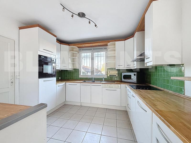 Maison - 146 m² - 6 pièces