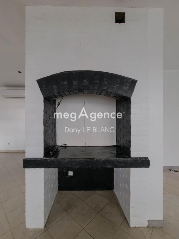 Local commercial - 200 m² - 6 pièces