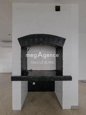 Local commercial - 200 m² - 6 pièces
