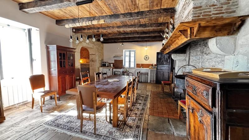 Maison - 394 m² - 14 pièces