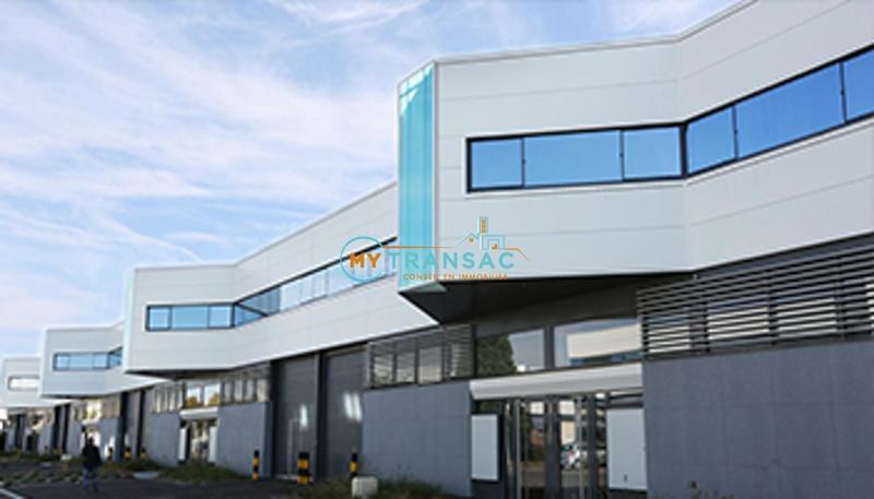 Local d'activités - 898 m²