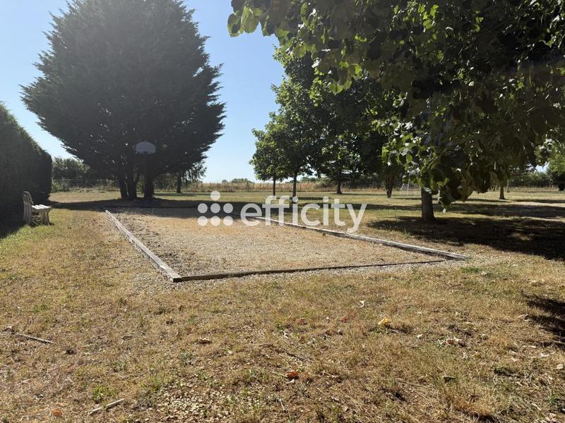 Maison - 325 m² - 13 pièces